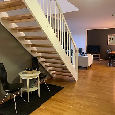 Apartamento Stor Og Moderne I Sentrum *